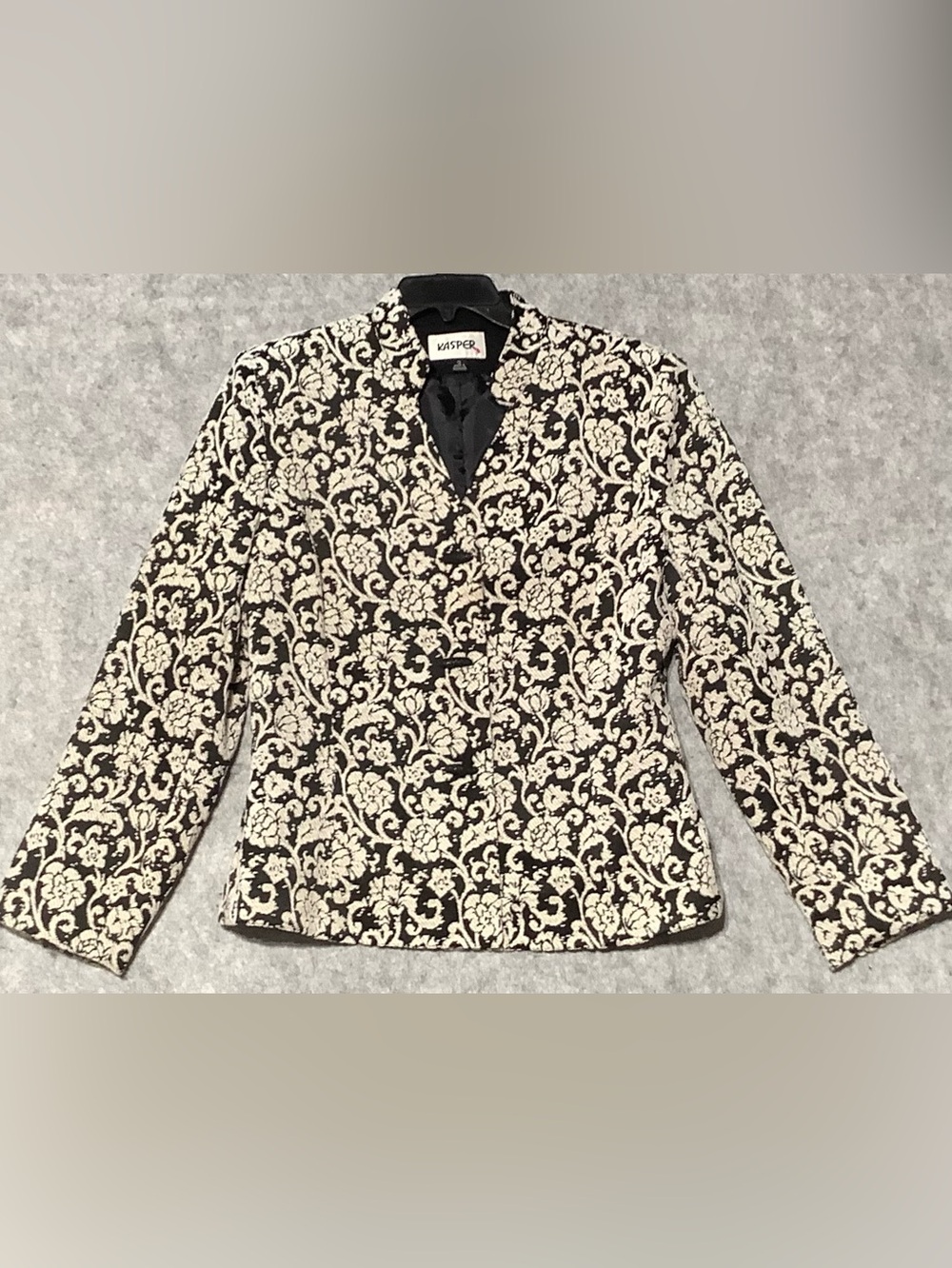Kasper Black and Ivory Floral Jacquard Tapestry Pattern 3 Button Evening Jacket